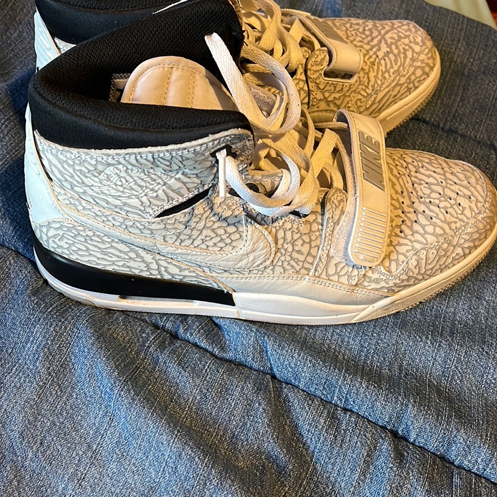 Jordan legacy 312 flip